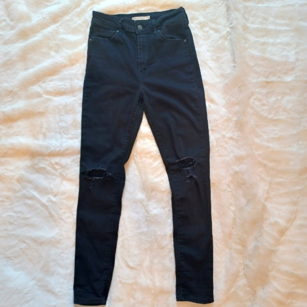 High waisted distressed black levi jeans